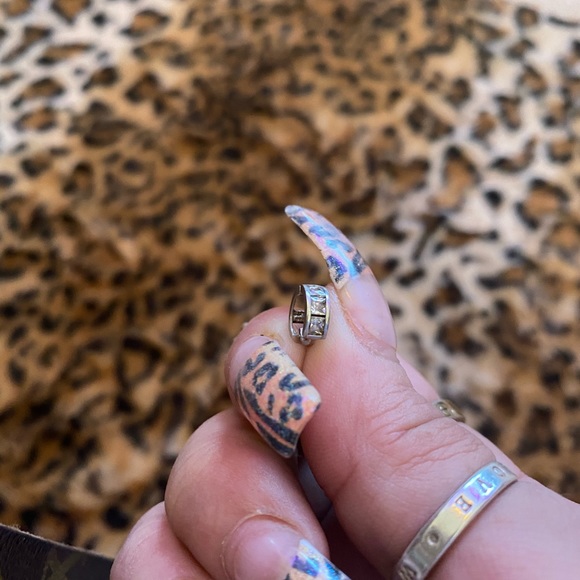 Sterling Silver single earning - Picture 5 of 7